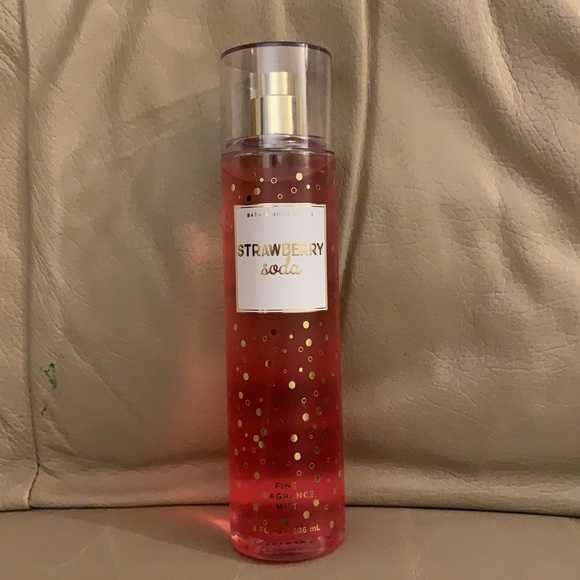 Bath and Body Works - Strawberry Soda Set (NEW fragrance) - Picture 2 of 8